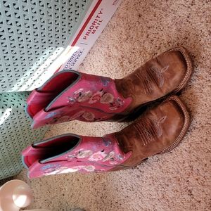 Macie Bean Square toe girls boots. Size 10. Pink floral